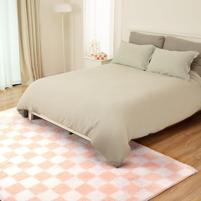 Super Soft Rug for Bedroom, 8x10 Ft Pink and White Area Rug Classic Checkered Shaggy Anti-Skid High Pile Soft Fluffy Rug Fuzzy Carpet for Living Room Bedroom Kids Room Nursery, Dorm Home Decor