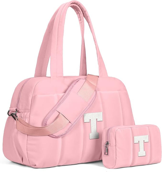 Gifts for Women 20s-Duffle Bag for Travel, Weekender Bags for Women，Initial Overnight Bag with Wet Pocket，Lightweight Travel Bags Personalized Gym Tote with Makeup Pouch