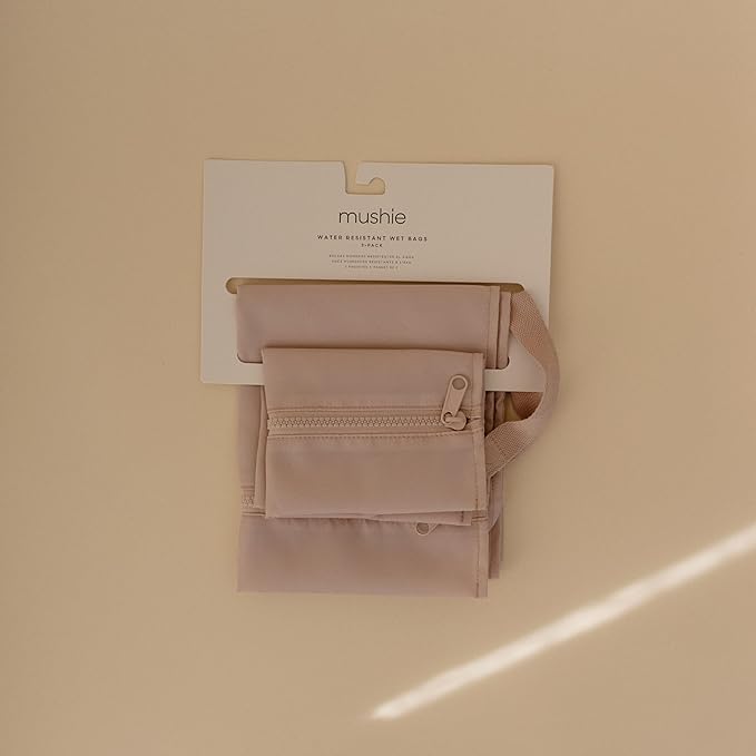 mushie Water Resistant Wet Bags | Large & Small Reusable Storage Bag for Baby Items and Travel | Zippered Pockets with Handle | Machine Washable, Set of 2 (Fog)