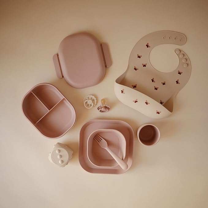 mushie Kids Bento Lunch Box | 3-Compartment & Removable Divider + Fork & Spoon Utensils | Great For Meals, School, Snacks On-the-Go | Dishwasher Safe (Blush)