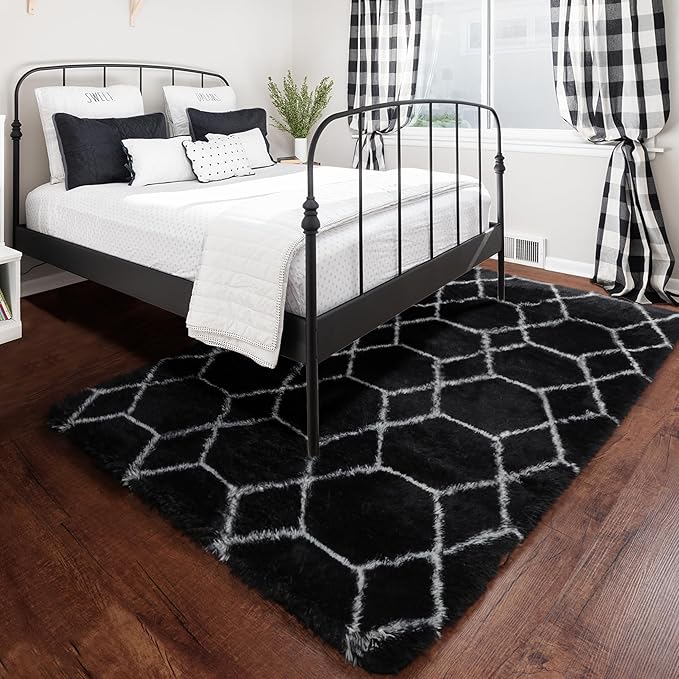ONASAR Geometric Area Rugs for Bedroom Living Room, Washable 4x6 Black and White Fluffy Shag Throw Rug, Shaggy Plush Bedside Floor Carpet for Nursery Kids Teens Girls Boys Dorm Home Decor