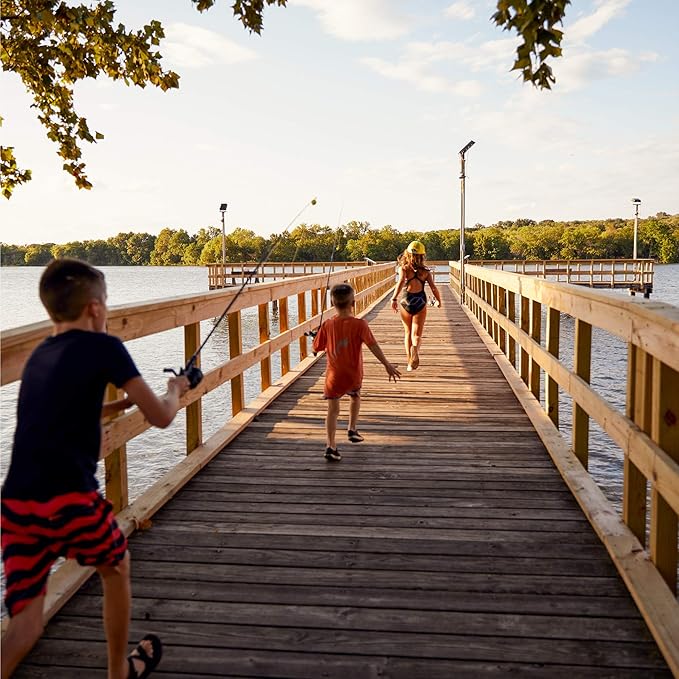 Zebco Splash Junior Spinning Reel and Fishing Rod Combo, 4-Foot 2-Piece Fishing Pole, Size 10 Reel, Changeable Right- or Left-Hand Retrieve, Pre-Spooled with 6-Pound Zebco Line