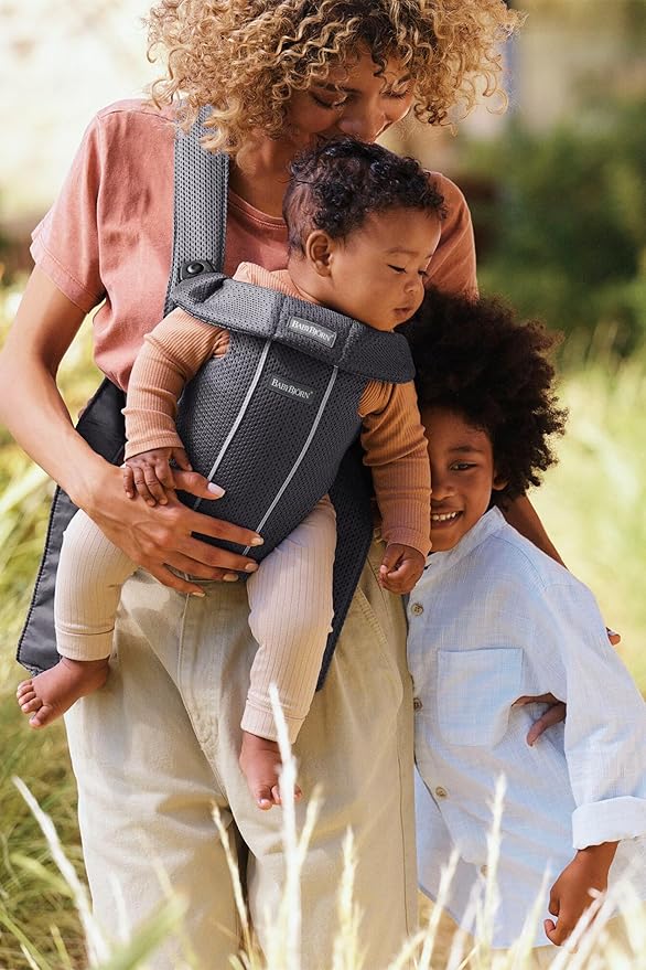 BabyBjörn Baby Carrier Mini, Anthracite, 3D Mesh | Newborn Carrier (7-25 lbs), Ergonomic, Easy-to-Use
