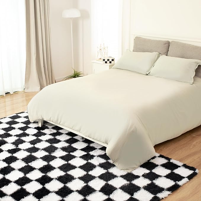 Super Soft Rug for Bedroom, 3x5 Ft Black and White Area Rug Classic Checkered Shaggy Anti-Skid High Pile Soft Fluffy Rug Fuzzy Carpet for Living Room Bedroom Kids Room Nursery, Dorm Home Decor
