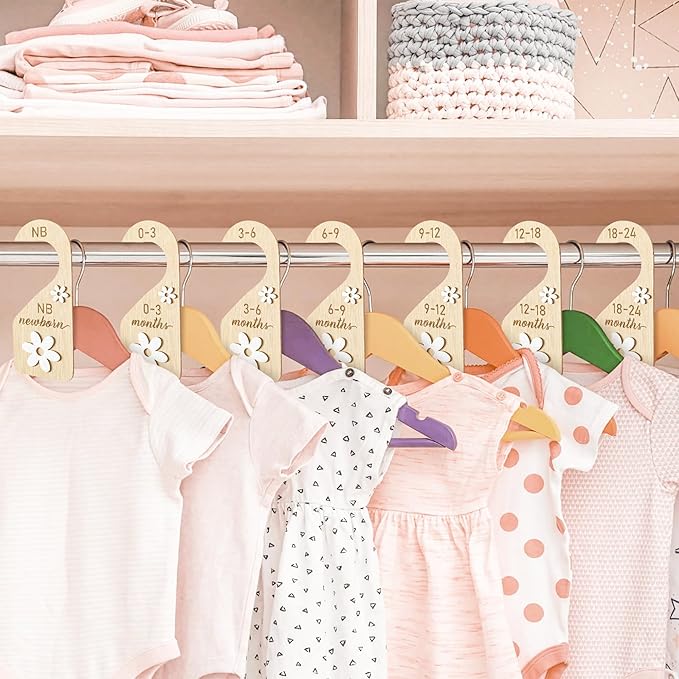 R HORSE Wooden Baby Closet Dividers - 8Pcs Double-Sided 3D Daisy Nursery Closet Organizer Baby Clothes Size Hanger Dividers Newborn Nursery Decor Birthday Gift for Boy Girl (0-24 Months)