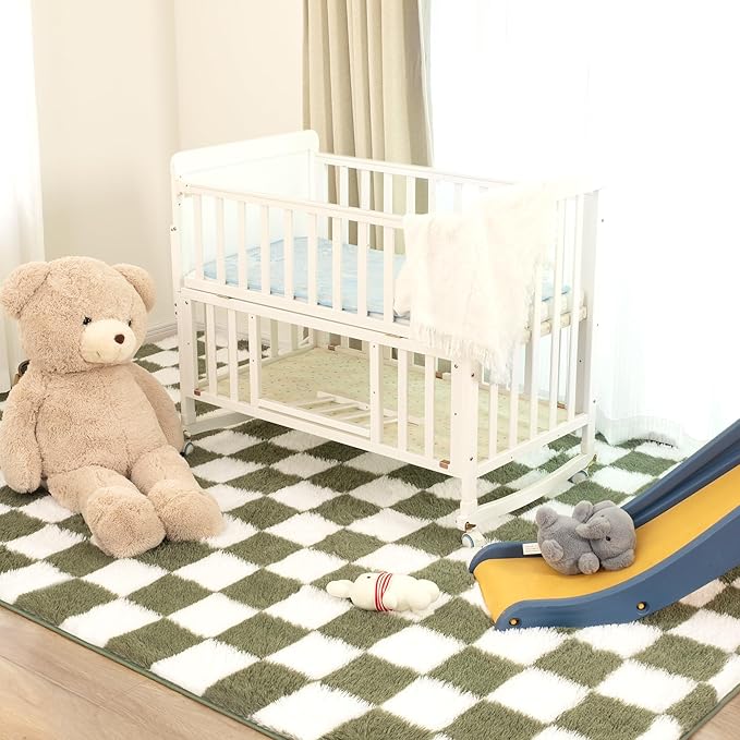 Super Soft Rug for Bedroom, 4x6 Ft Green and White Area Rug Classic Checkered Shaggy Anti-Skid High Pile Soft Fluffy Rug Fuzzy Carpet for Living Room Bedroom Kids Room Nursery, Dorm Home Decor